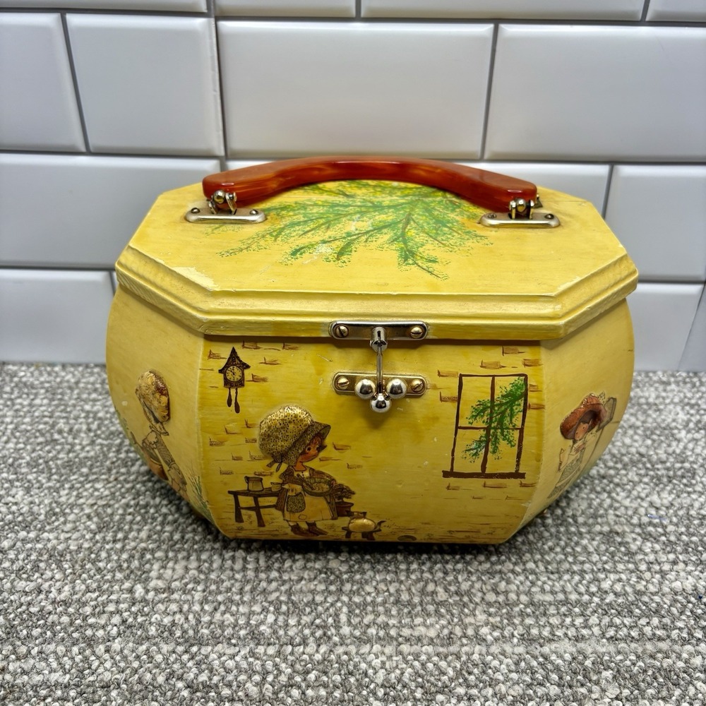 VTG Octagon Decopauge Box 3D Details Little Gifts In Bonnets Lined‎